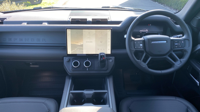 Land Rover Defender 3.0 D250 X-Dynamic SE 110 5dr Auto Diesel Estate - Image 9